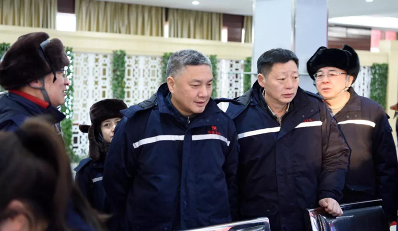 宜昌市政府副市長王應華一行到新疆宜化現場辦公(圖2) 宜昌市政府副市長王應華一行到新疆宜化現場辦公(圖2)