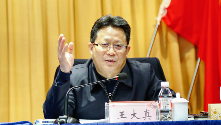 集團(tuán)傳達(dá)學(xué)習(xí)宜昌市委宜化專(zhuān)題會(huì)精神部署“兩會(huì)”期間安全工作(圖2) 集團(tuán)傳達(dá)學(xué)習(xí)宜昌市委宜化專(zhuān)題會(huì)精神部署“兩會(huì)”期間安全工作(圖2)