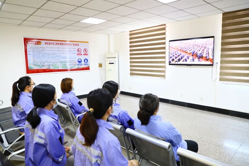 向抗疫英雄致敬！宜化集團組織收看全國抗擊新冠肺炎疫情表彰大會(圖4)