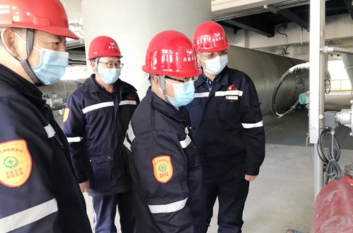 王大真到新疆宜化、新疆宜化礦業走訪慰問干部職工(圖4) 王大真到新疆宜化、新疆宜化礦業走訪慰問干部職工(圖4)