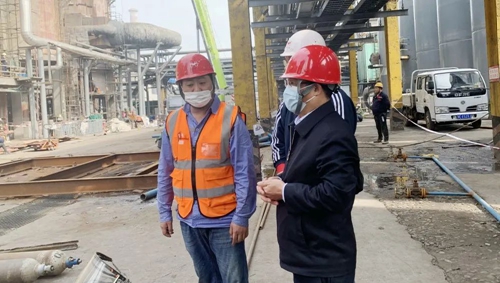 王大真到股份公司檢修現場檢查指導工作(圖1) 王大真到股份公司檢修現場檢查指導工作(圖1)