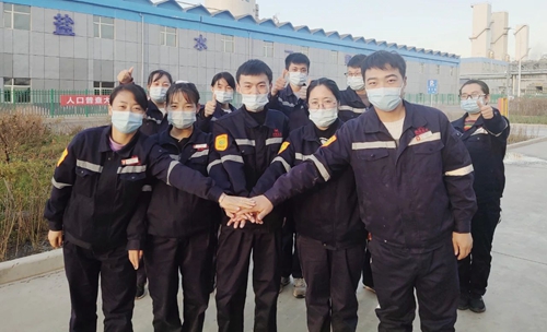 新疆宜化氯堿分廠氯乙烯三班、合成二班榮獲準東開發區安全標準化示范班組稱號(圖2) 新疆宜化氯堿分廠氯乙烯三班、合成二班榮獲準東開發區安全標準化示范班組稱號(圖2)