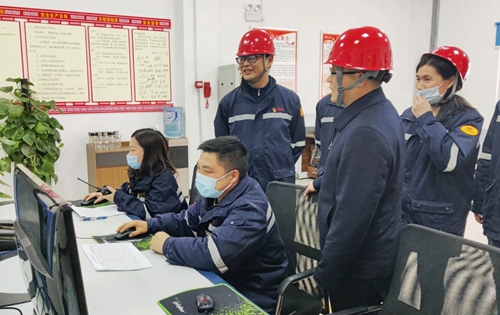 王大真除夕到松滋肥業(yè)和楚星公司走訪慰問(圖3) 王大真除夕到松滋肥業(yè)和楚星公司走訪慰問(圖3)