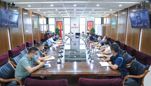 集團(tuán)召開疫情防控工作會(huì) 推動(dòng)疫苗接種應(yīng)接盡接(圖1) 集團(tuán)召開疫情防控工作會(huì) 推動(dòng)疫苗接種應(yīng)接盡接(圖1)