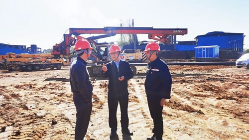 王大真到雙環(huán)公司、氨醇項目和TPO項目現(xiàn)場調(diào)研(圖1) 王大真到雙環(huán)公司、氨醇項目和TPO項目現(xiàn)場調(diào)研(圖1)