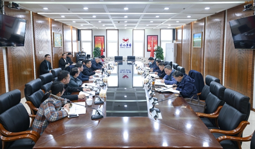 宜昌市國資委黨委書記、主任黃智華一行到宜化集團調研(圖1) 宜昌市國資委黨委書記、主任黃智華一行到宜化集團調研(圖1)