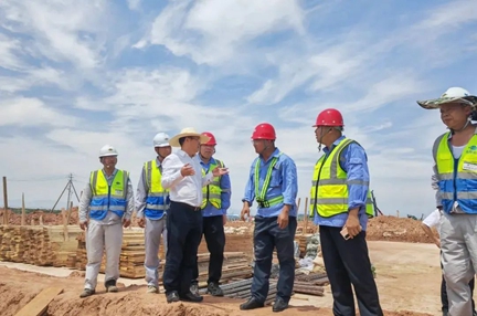 王大真走訪慰問田家河新項(xiàng)目干部職工(圖2) 王大真走訪慰問田家河新項(xiàng)目干部職工(圖2)