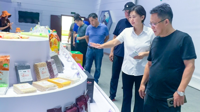 訪客戶談合作走市場!王大真到倍豐集團走訪(圖3) 訪客戶談合作走市場!王大真到倍豐集團走訪(圖3)