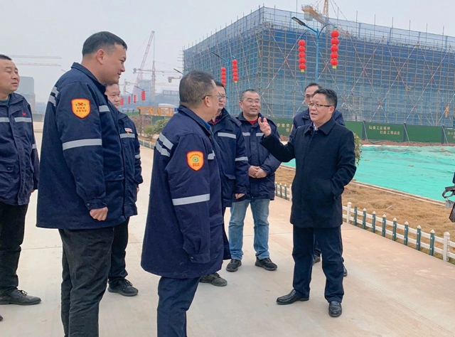 大年初一，王大真到田家河新項(xiàng)目和分子公司走訪(fǎng)慰問(wèn)(圖2)