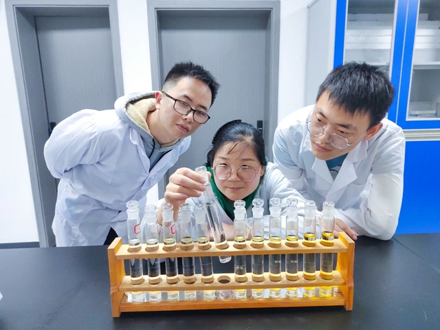 宜化科技研發(fā)公司所屬團(tuán)隊(duì)?獲全市通報(bào)表?yè)P(yáng)(圖1) 宜化科技研發(fā)公司所屬團(tuán)隊(duì)?獲全市通報(bào)表?yè)P(yáng)(圖1)