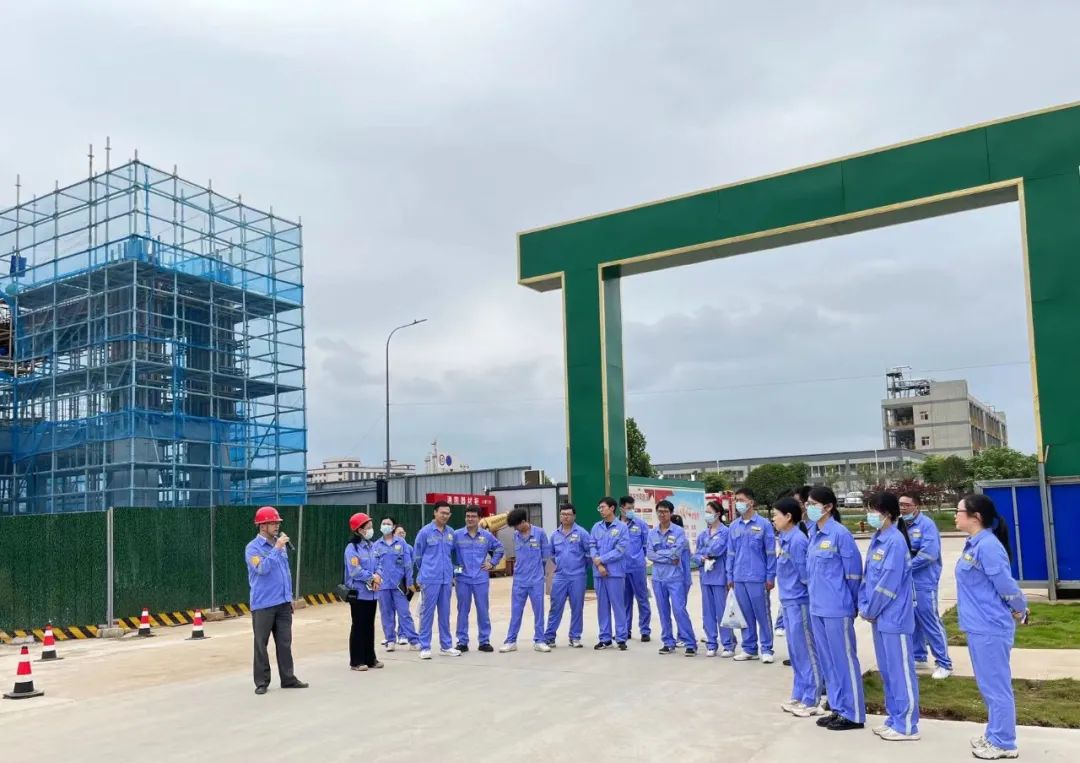 參觀新項(xiàng)目感受新變化更添新干勁!股份公司組織青年職工交流座談(圖2) 圖片