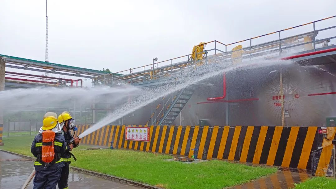 【安全生產月】楚星公司開展液氨泄漏綜合應急演練暨安全宣傳咨詢日活動(圖2) 圖片