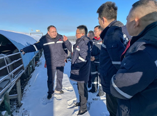 王大真到新疆宜化、新疆宜化礦業現場辦公(圖1)