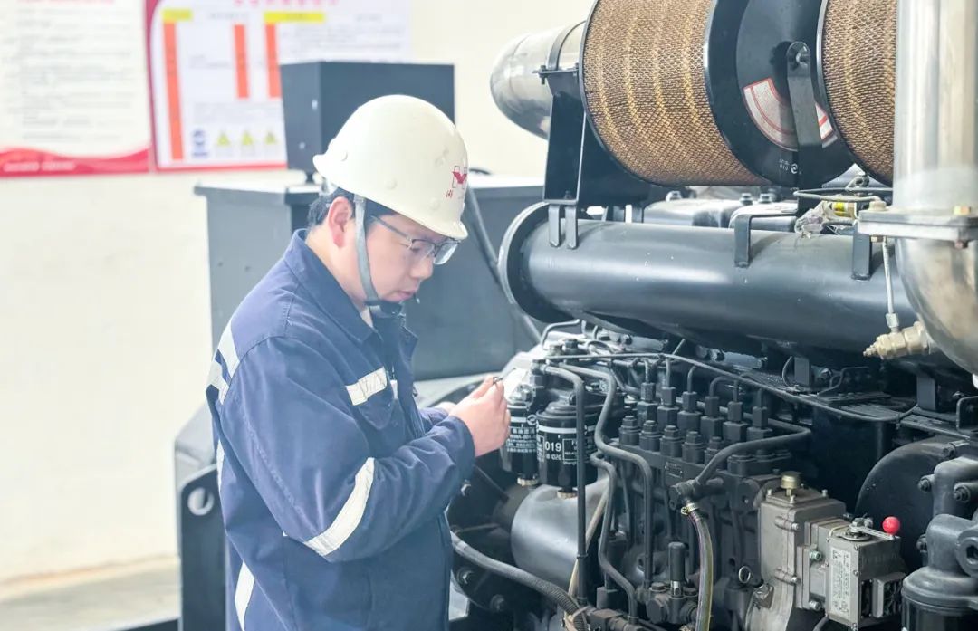 宜化礦業(yè)郭倉(cāng)健：滿(mǎn)腔熱愛(ài)向機(jī)電，一片初心為礦山(圖2)