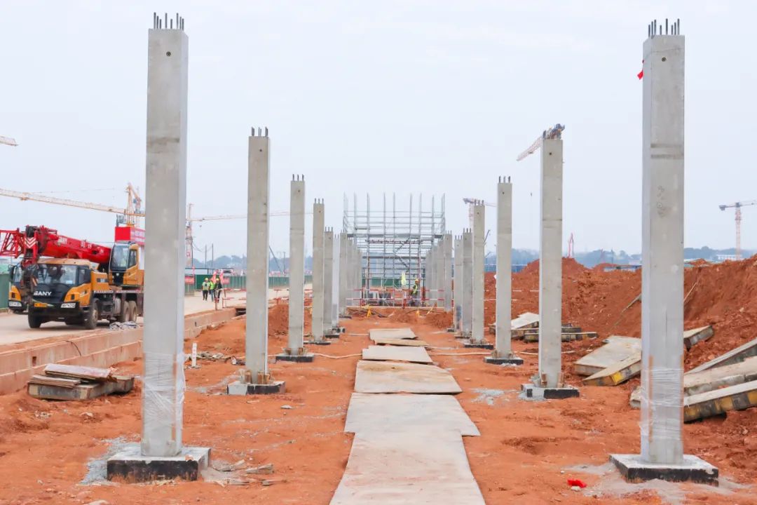 工程建設跑出加速度!磷化工項目預制管廊開始安裝(圖4) 工程建設跑出加速度!磷化工項目預制管廊開始安裝(圖4)