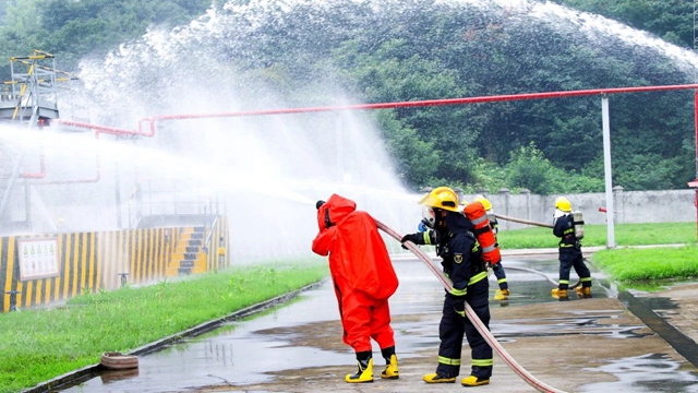 【安全生產月】應急演練關鍵在練！楚星公司、松滋肥業(yè)分別開展應急救援演練(圖1)