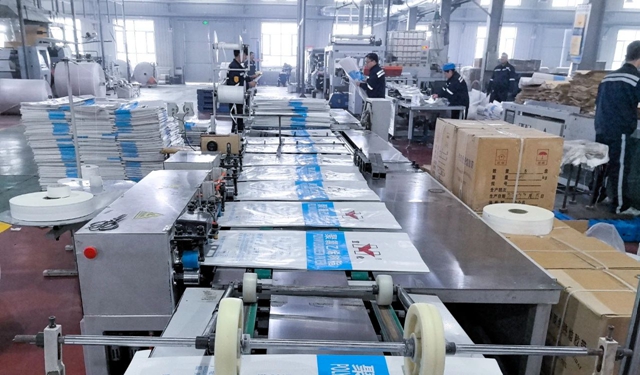 月產(chǎn)量突破100萬(wàn)條！新疆宜化塑業(yè)實(shí)現(xiàn)PP彩膜袋量產(chǎn)