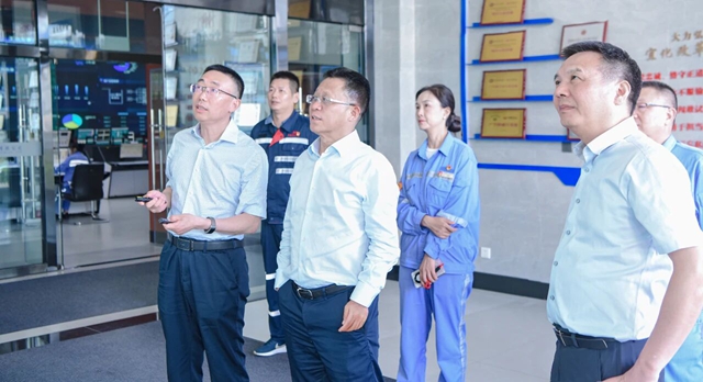 王大真到新疆、青海區域分子公司現場辦公(圖1) 王大真到新疆、青海區域分子公司現場辦公(圖1)