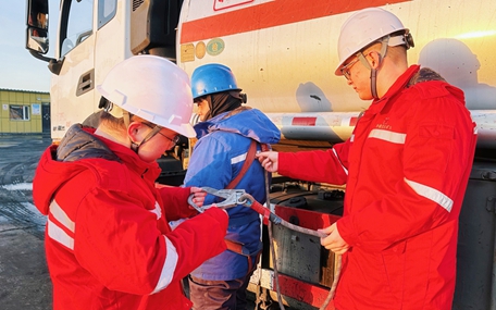 新疆宜化礦業(yè)常抓消防不松懈,精準(zhǔn)施策護(hù)安全(圖1) 新疆宜化礦業(yè)常抓消防不松懈,精準(zhǔn)施策護(hù)安全(圖1)